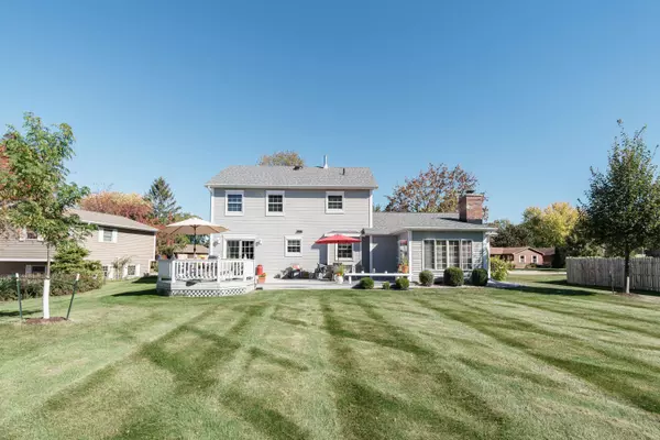 1685 Chatham Dr, Oshkosh, WI 54904