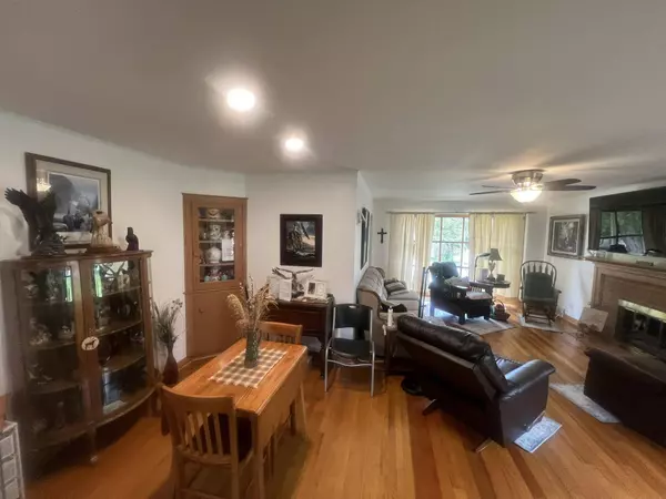 90 St Joseph St, Markesan, WI 53946