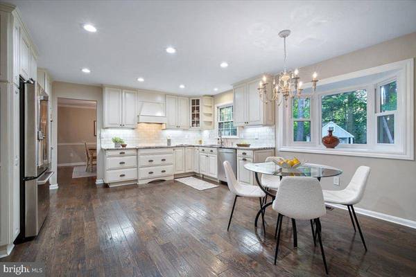 6742 SURREYWOOD LN, Bethesda, MD 20817