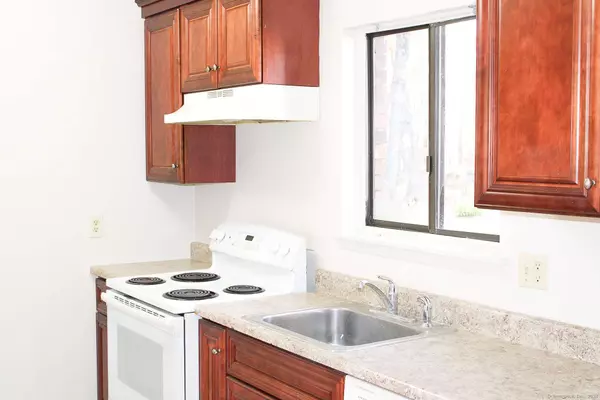 116 High Path Road #116, Windsor, CT 06095