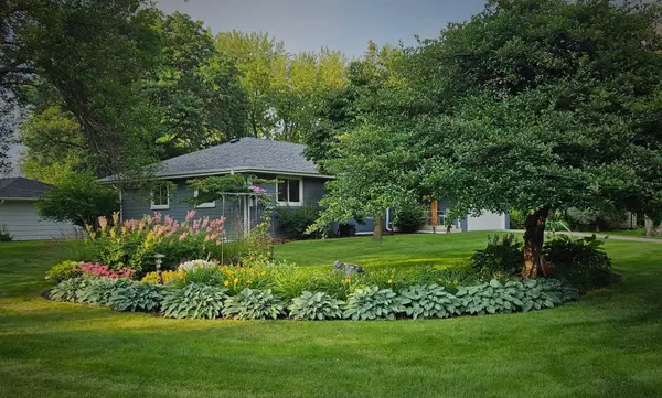 1900 Sumter AVE N, Golden Valley, MN 55427