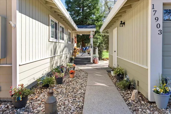 17903 Jayhawk DR, Penn Valley, CA 95946