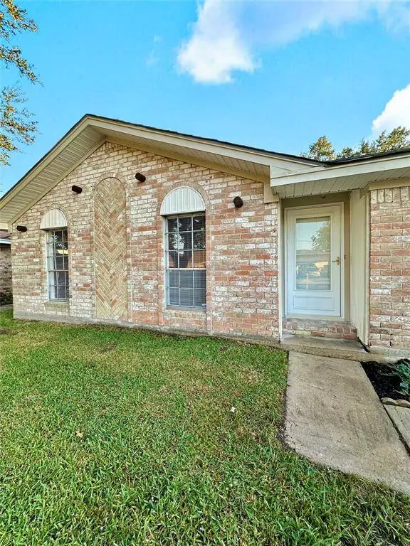 5407 Shirley ST, Baytown, TX 77521