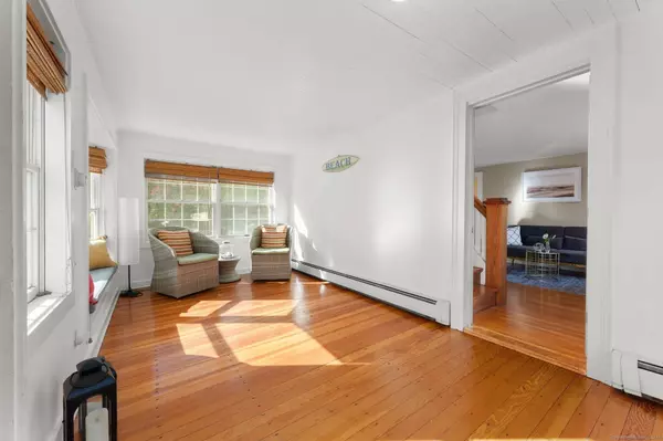 16 North Main Street, Essex, CT 06426