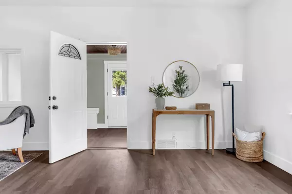 6 Palmer NW Street, Grand Rapids, MI 49505