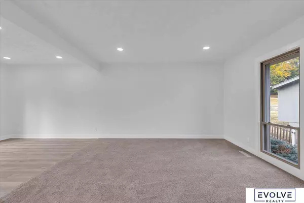 14735 O Circle, Omaha, NE 68137