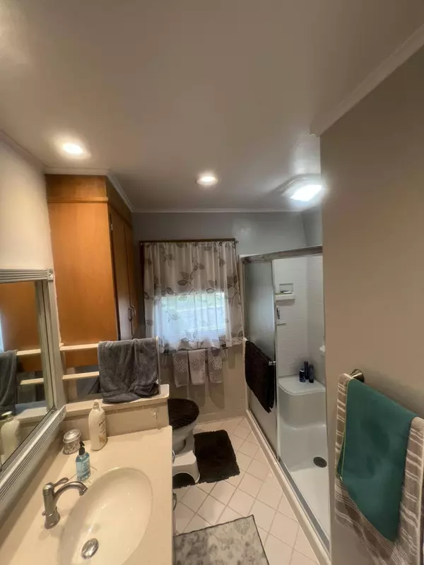 90 St Joseph St, Markesan, WI 53946