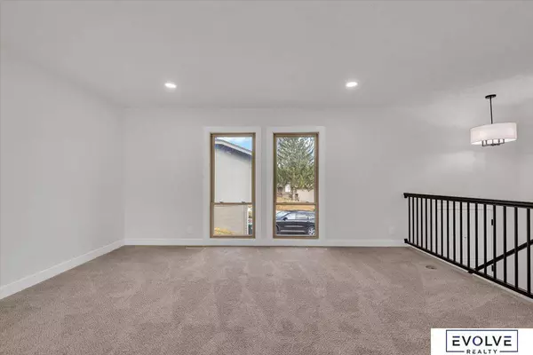 14735 O Circle, Omaha, NE 68137