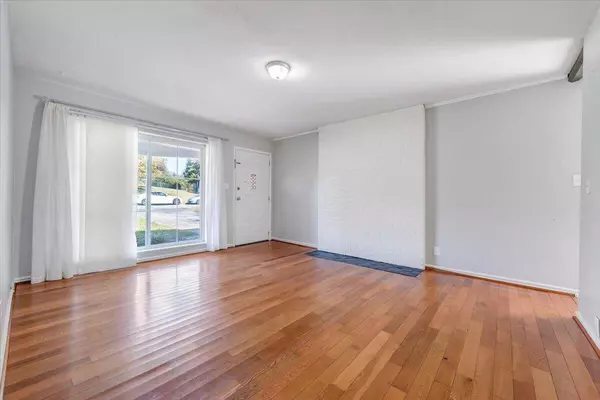 4654 Desi RD, Roanoke, VA 24017