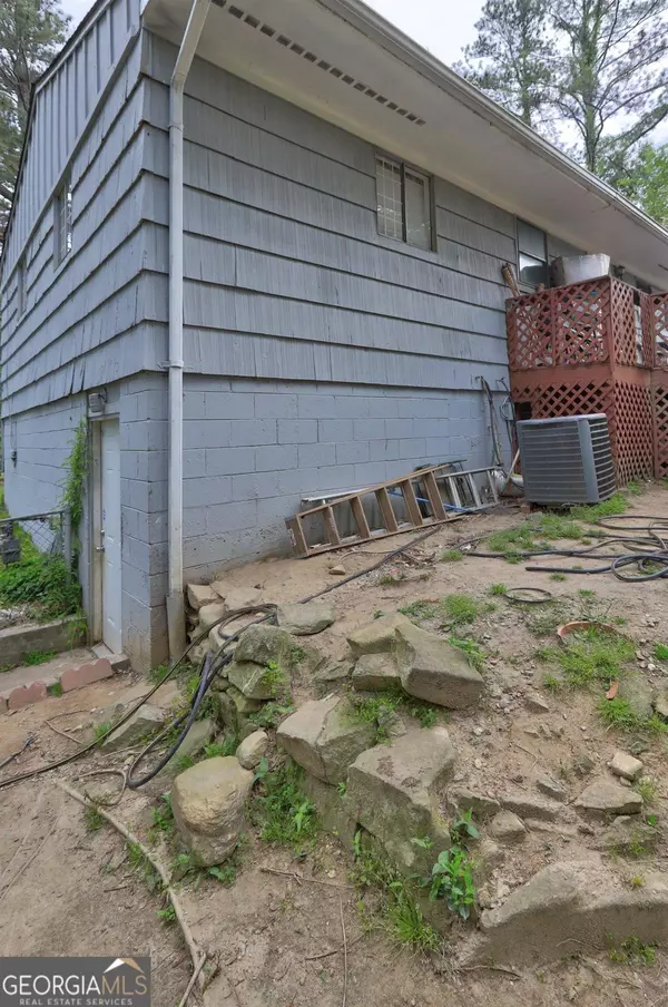 1276 Pineglen DR, Riverdale, GA 30296