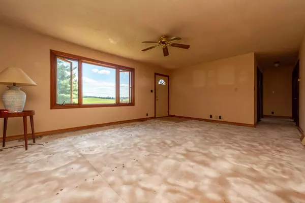 5918 Spring Valley Rd, Lyons, WI 53105