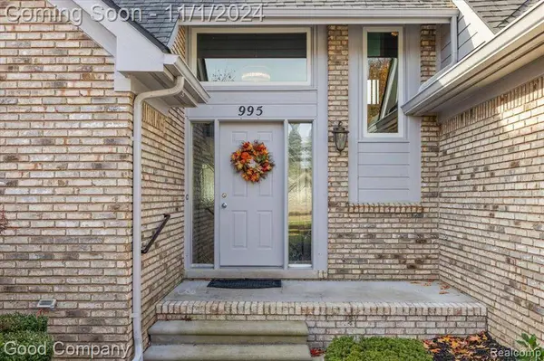 995 ELMSMERE Drive, Northville, MI 48167