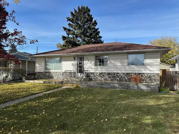 2035 33 St SE, Calgary, AB T2B 0T8