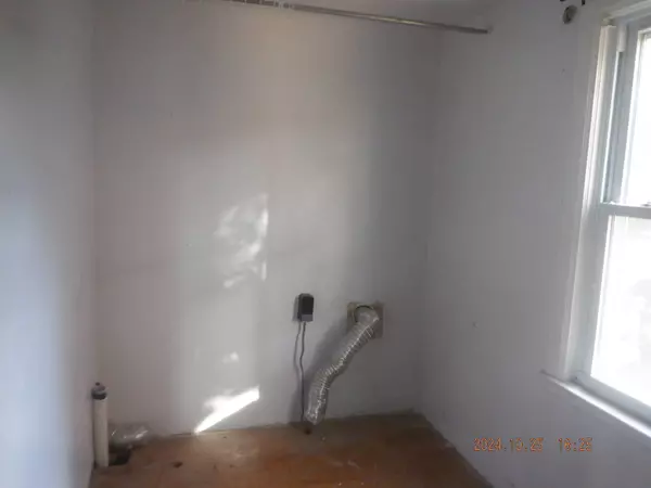 1504 Woodrow Drive, Kalamazoo, MI 49048