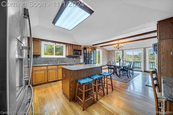 1581 S HICKORY RIDGE Road, Milford, MI 48380