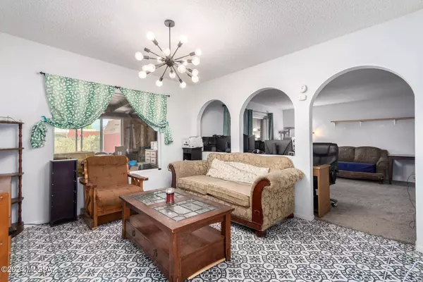 9133 E Palm Tree Drive, Tucson, AZ 85710