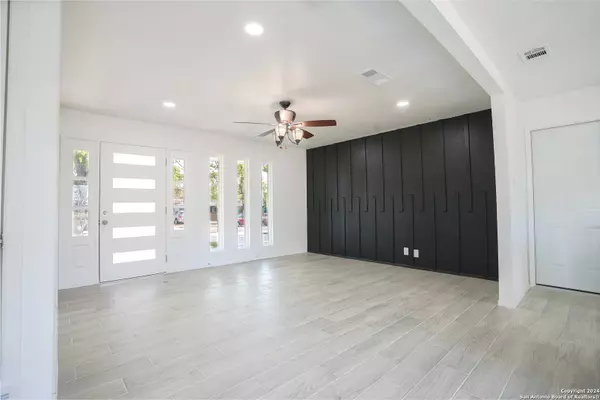 139 MEADOW VALLEY ST, San Antonio, TX 78227