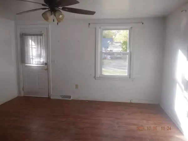 1504 Woodrow Drive, Kalamazoo, MI 49048