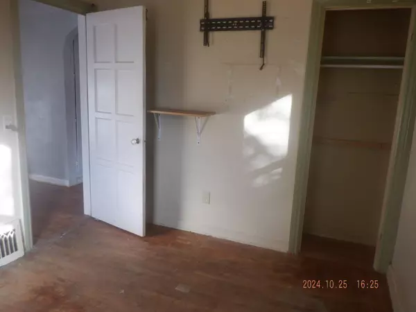 1504 Woodrow Drive, Kalamazoo, MI 49048