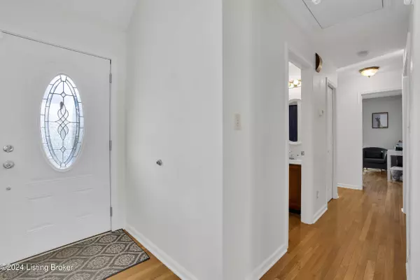 512 E Washington St, La Grange, KY 40031