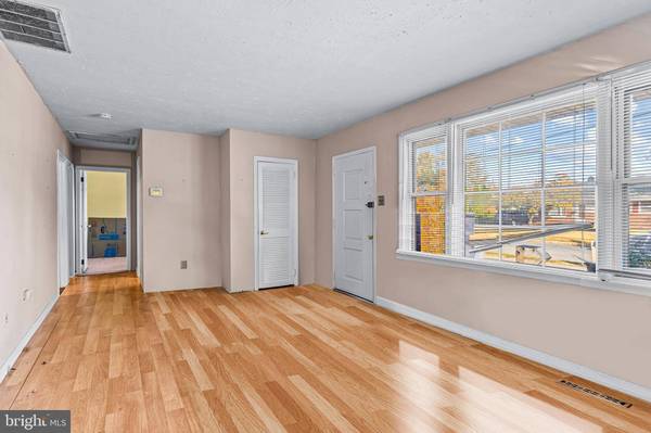 329 MAY AVE, Woodbury, NJ 08096