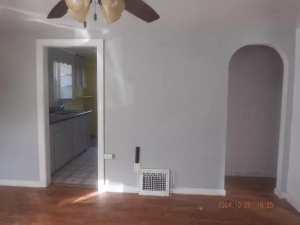 1504 Woodrow Drive, Kalamazoo, MI 49048