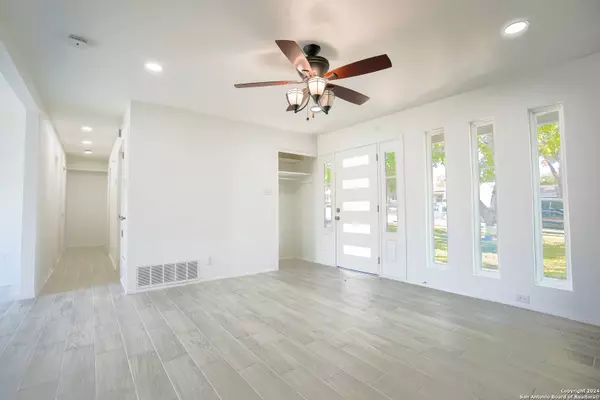 139 MEADOW VALLEY ST, San Antonio, TX 78227