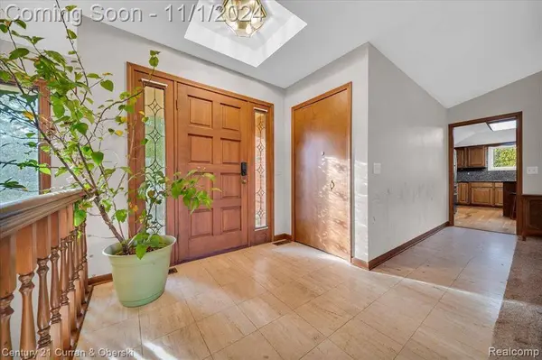 1581 S HICKORY RIDGE Road, Milford, MI 48380