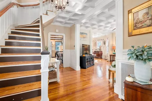 87 Waterston Ave, Quincy, MA 02170