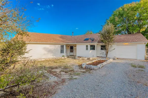 1498 Blanton Hill Road, Whitewright, TX 75491