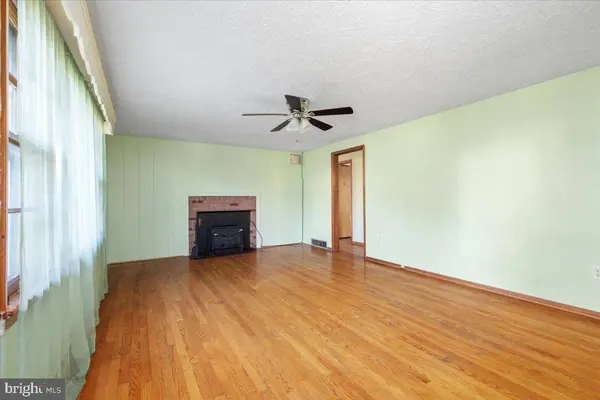 909 PENNSYLVANIA AVE, Winchester, VA 22601