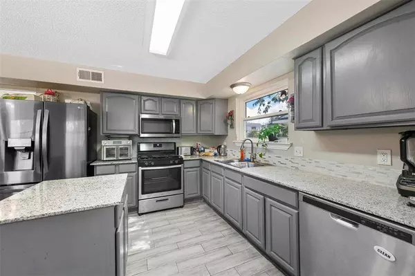 3605 Sunnydale Lane, Denton, TX 76209