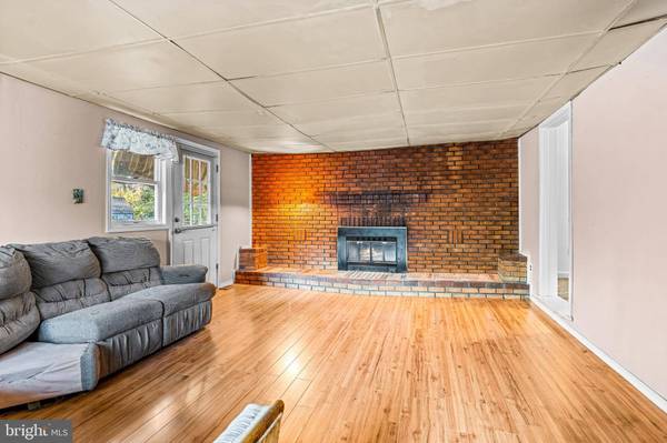 329 MAY AVE, Woodbury, NJ 08096