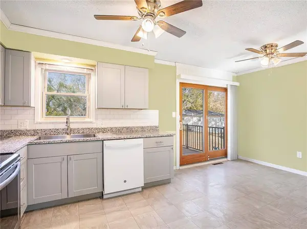 919 S Montclaire DR, Olathe, KS 66061