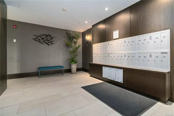 4009 Rainbow Hill Lane #504, Saanich, BC V8X 0B3