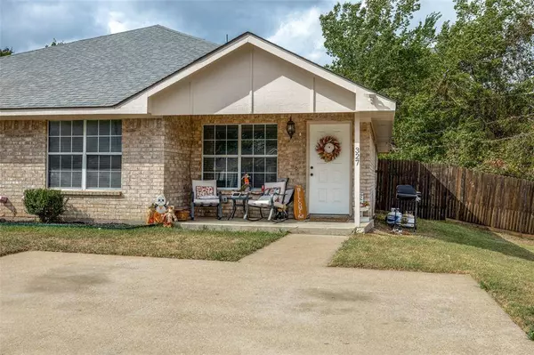 327 Shady Valley Drive, Mansfield, TX 76063