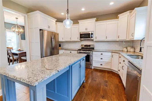 9037 SW 10th ST, Lee's Summit, MO 64064