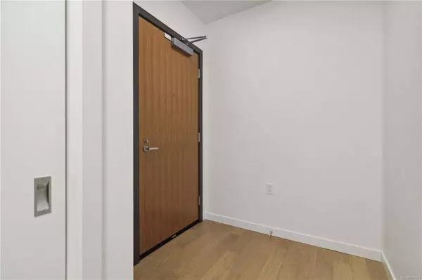 4009 Rainbow Hill Lane #504, Saanich, BC V8X 0B3