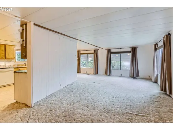 11460 SW ROYAL VILLA DR, Tigard, OR 97224