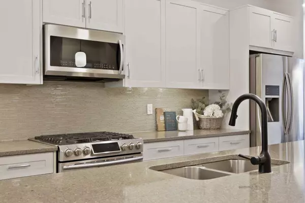 153 Burma Star RD SW, Calgary, AB T3E 7Y4