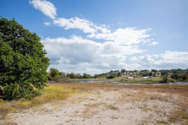 1584 Hidden Oaks Trail, Glen Rose, TX 76690