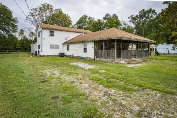 206 Myrtle St, Jeffersonville, IN 47130-6333