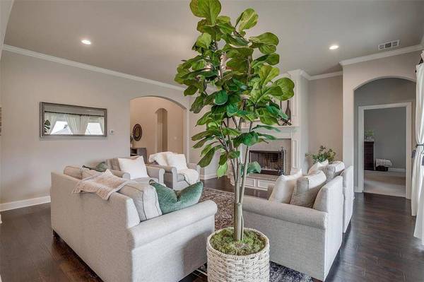 1404 Champ Way, Crowley, TX 76036