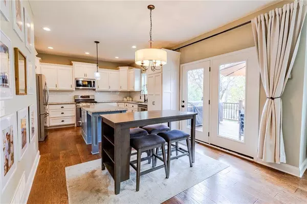 9037 SW 10th ST, Lee's Summit, MO 64064