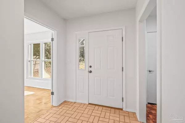 4928 Shell Rd, Pace, FL 32583