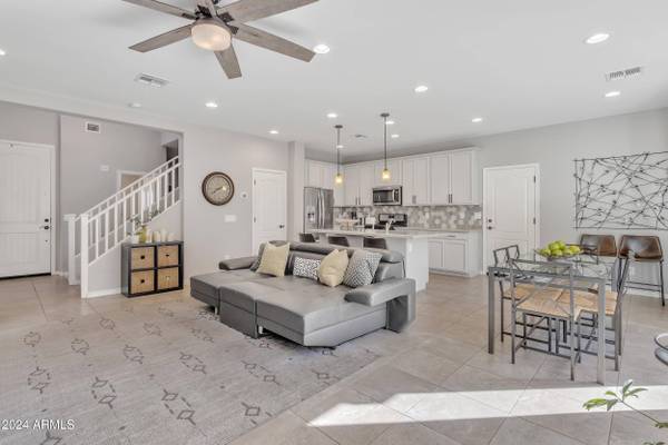 9734 E AXLE Avenue, Mesa, AZ 85212