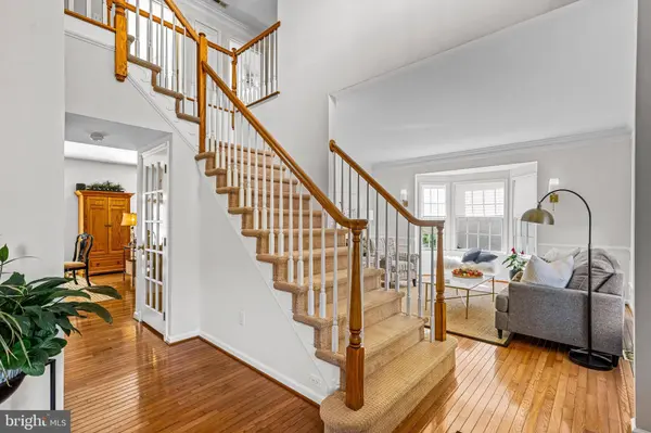 12 APPLE ORCHARD RD, Moorestown, NJ 08057