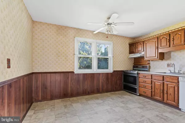 6106 NASSAU RD, Harrisburg, PA 17112