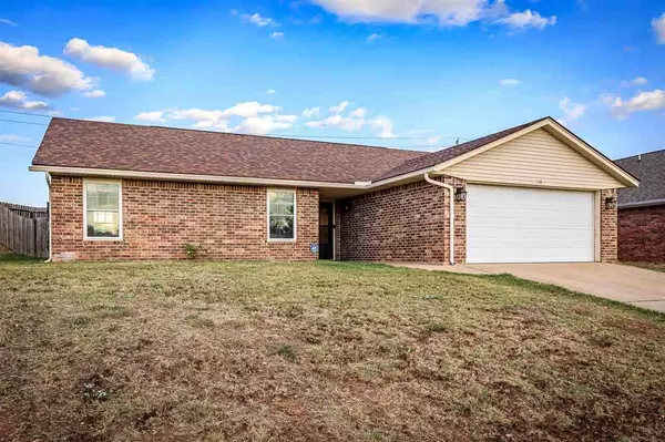 114 SE Churchill Way, Lawton, OK 73501