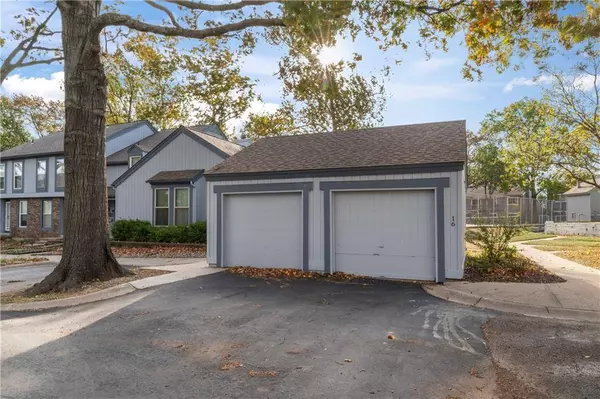 12123 W 79TH TER, Lenexa, KS 66215